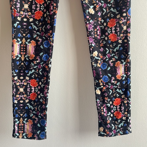 Floral Levi’s Demi Curve Modern Rise Skinny Size 26 - Picture 3 of 7